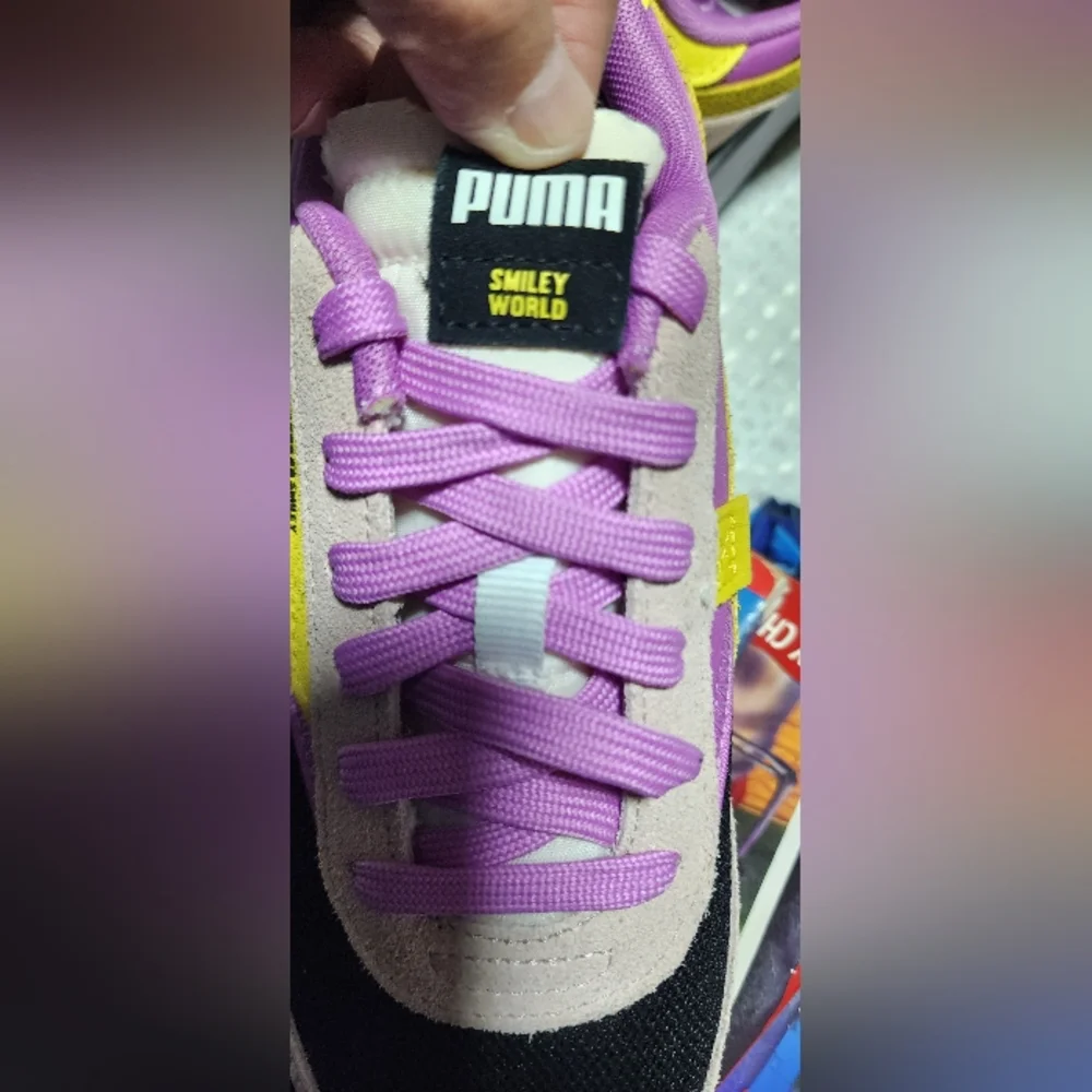 PUMA EUC JUNIOR SZ 5.5 RIDER SMILEWORLD SNEAKERS SHOES - Picture 8 of 9